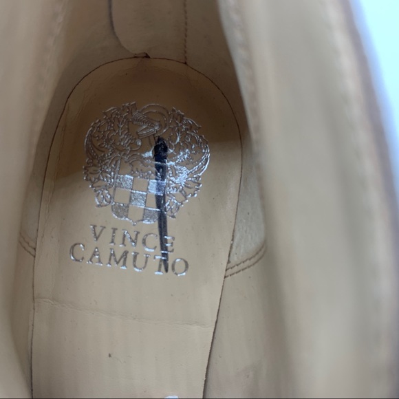 VINCE CAMUTO Ginsel Taupe Suede Bootie - Picture 12 of 15